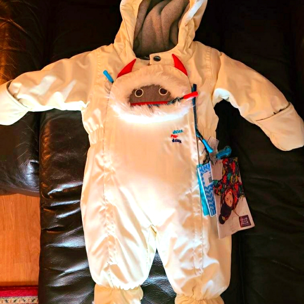 Deux par deux snowsuit with accessories